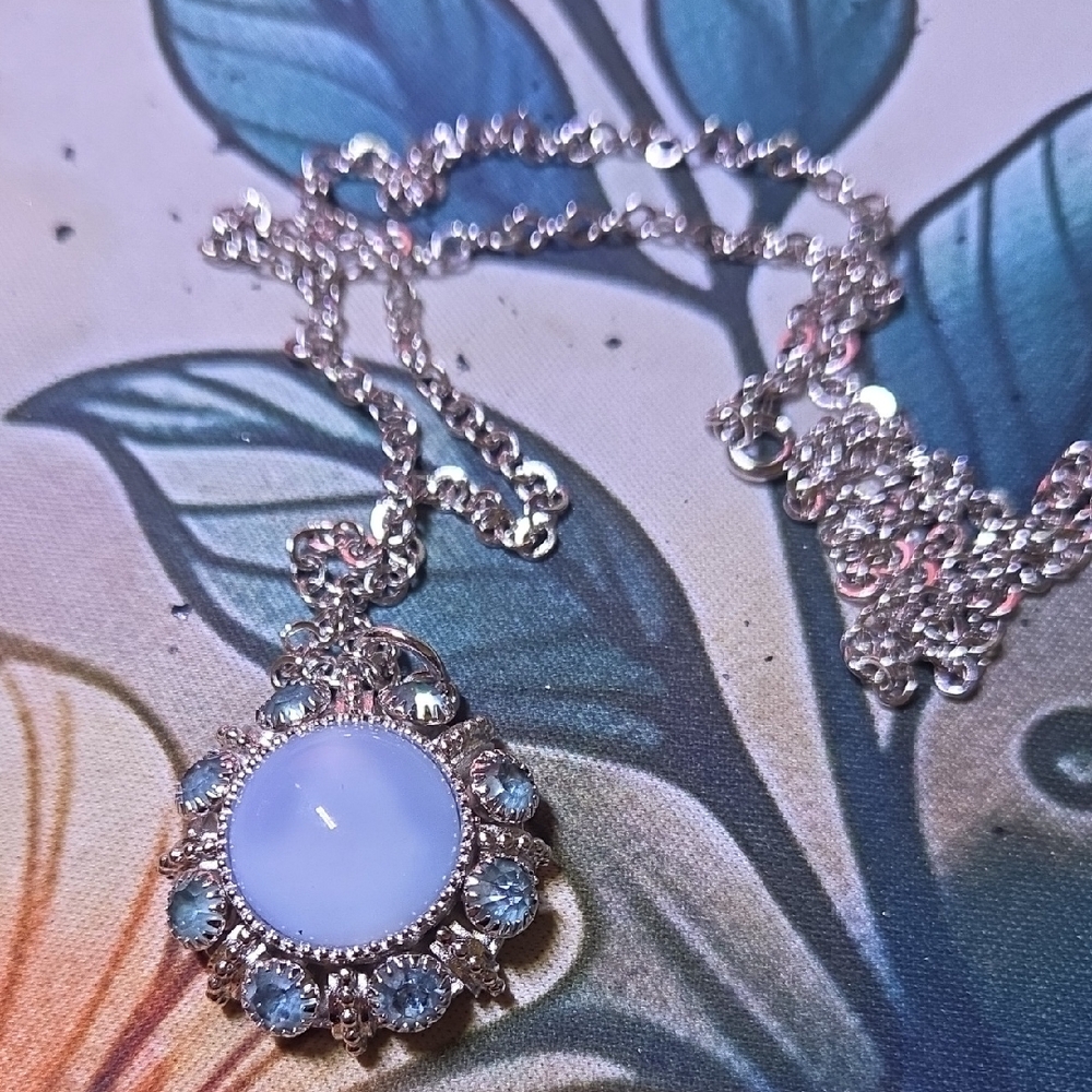 Elegant Silver and Blue Pendant Necklace